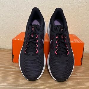Women’s Nike downshifter 11 size 10 brand new